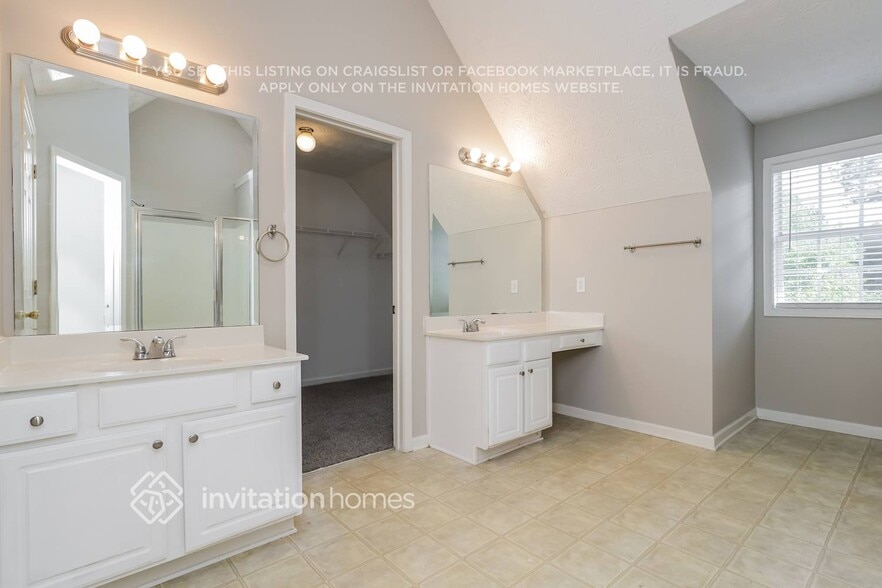 Building Photo - 333 Interlake