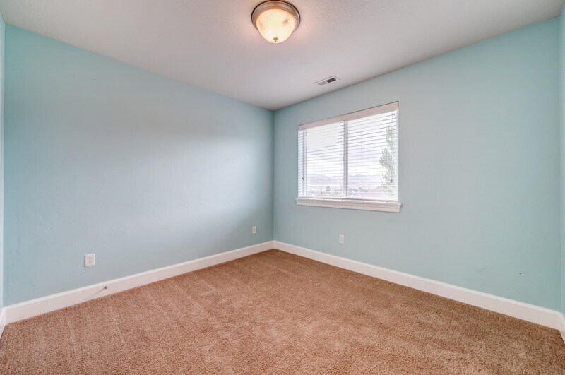 Building Photo - 4251 Cresthaven Ln