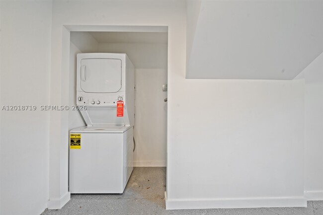 Building Photo - 722 NW 55th St