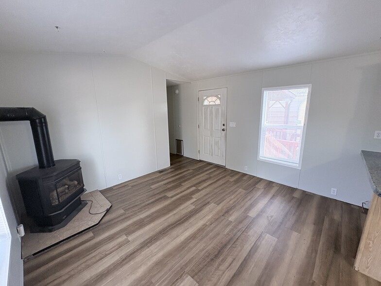 Building Photo - 2250 N Whispering Pnes Dr