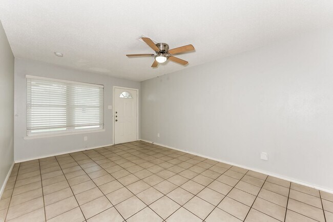 Building Photo - 3 BR/2BA | Updated Single Family Home | 1-Car Garage Parking | Great backyard!
