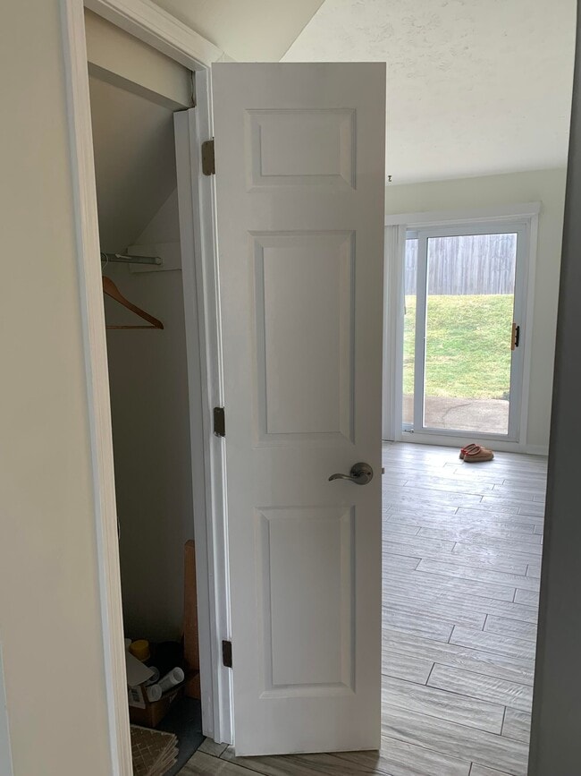 Building Photo - 7752 Montgomery Rd