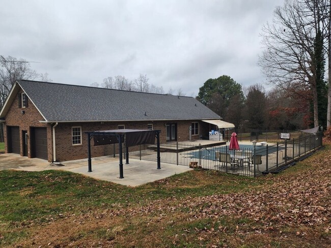 Building Photo - Saltwater Pool