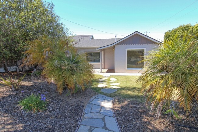 Primary Photo - 1 Bed, 1 Bath Cottage in Grover Beach