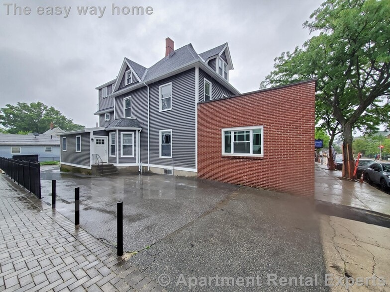 Building Photo - 146 Highland Ave