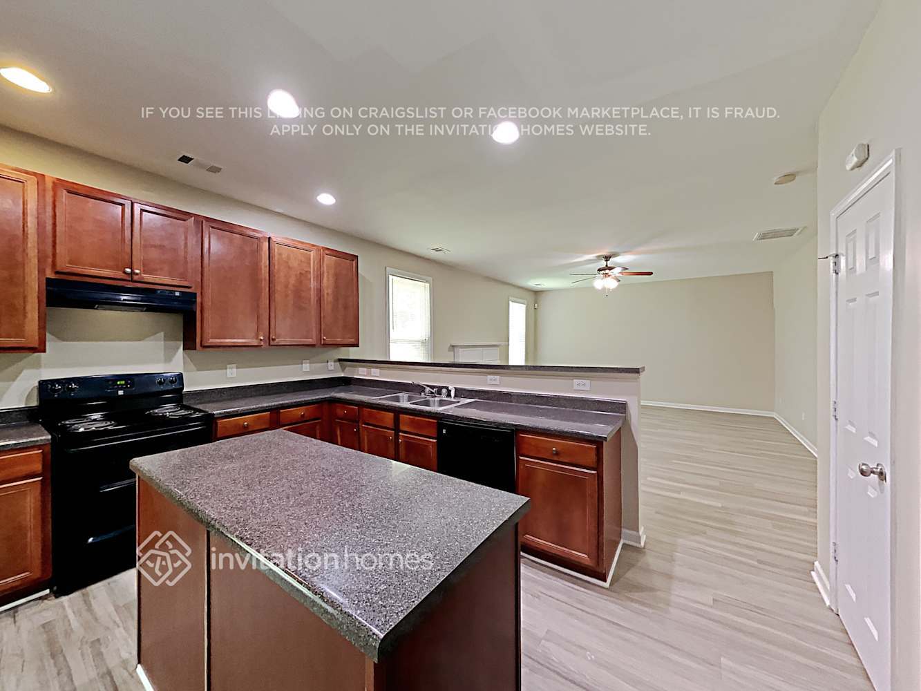 Building Photo - 4328 Savannah Dr