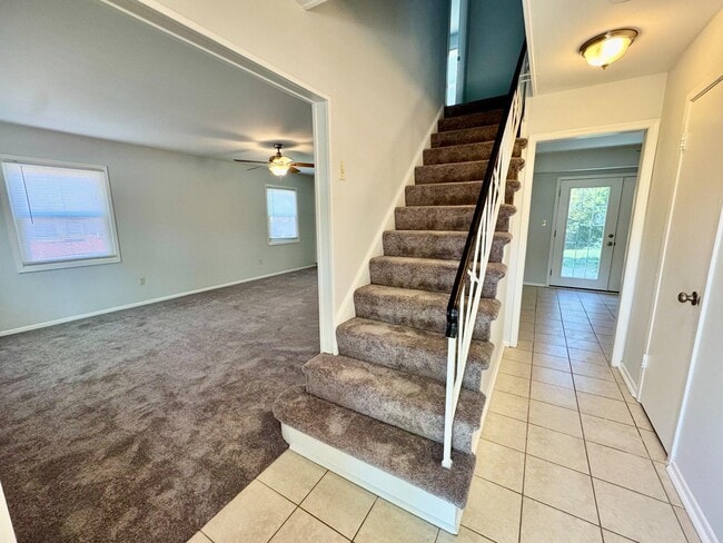 Building Photo - 2911 Tallow Ln