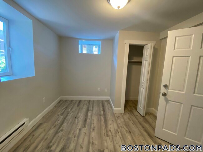 Building Photo - 17 Verrill St