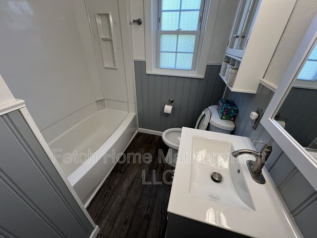 Building Photo - 143 Cedar St