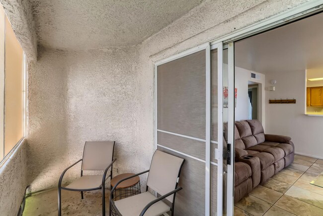 Building Photo - FULLY FURNISHED 2 bedroom condo near UNLV!