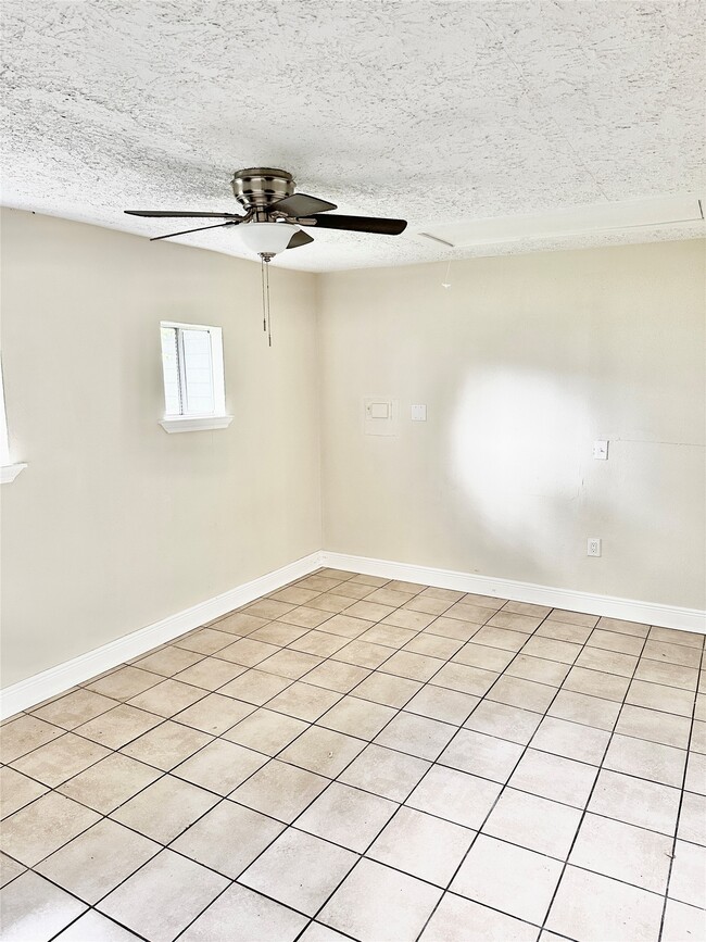 Building Photo - 3718 Moore St