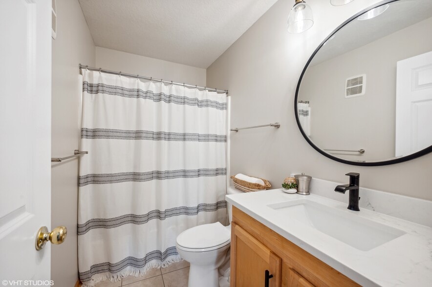 Building Photo - 977 Fairfield Ct