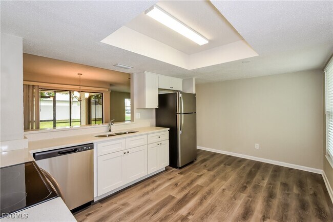 Building Photo - 1820 SE 10th St