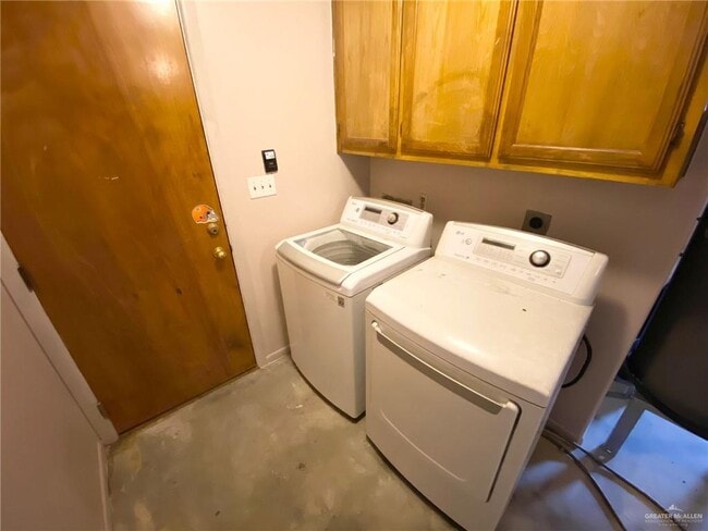 Building Photo - 21 Blackhawk St