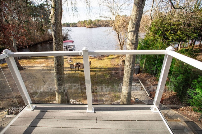 Building Photo - 90 Clubhouse Rd