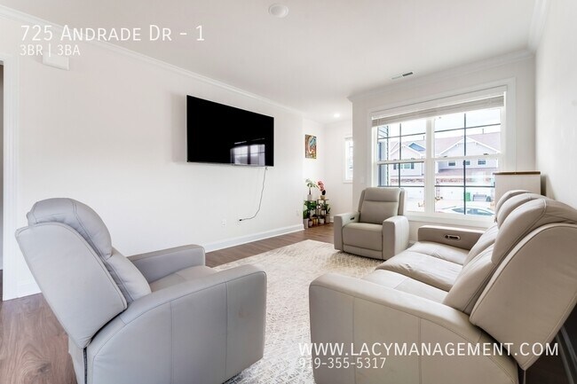 Building Photo - 725 Andrade Dr