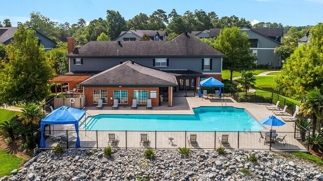 Building Photo - 3400 Pelican Pointe Dr