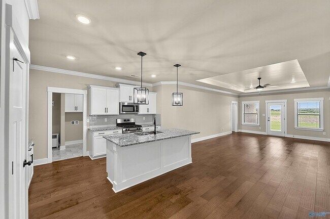 Building Photo - 114 Hudson River Dr