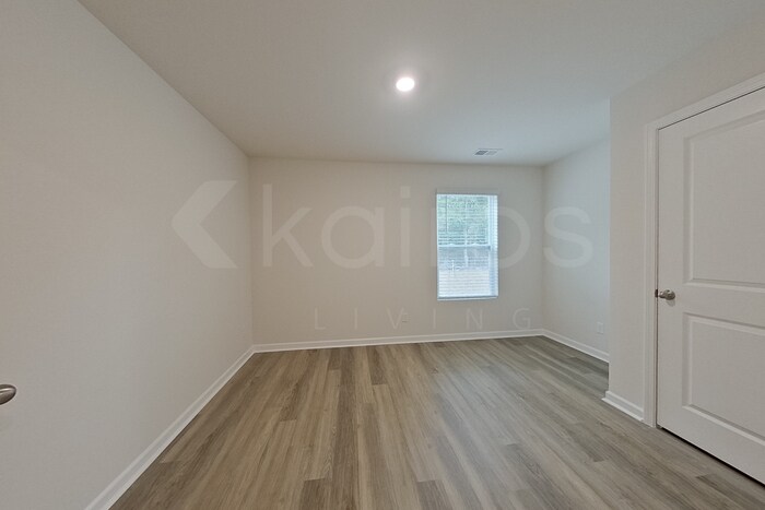 Building Photo - 115 Inez Ave