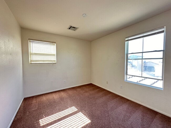 Building Photo - 3 Bedroom, 2.5 Bath, 2 Car garage