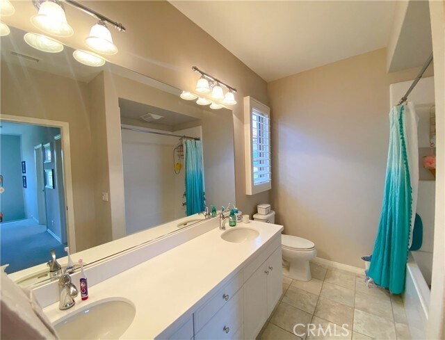Building Photo - 103 Bianco
