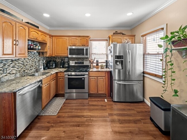 Building Photo - 714 Irvington Ave