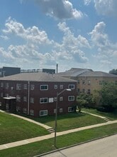 Building Photo - 105 E John St