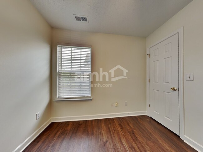 Building Photo - 14012 Sobeck Ln