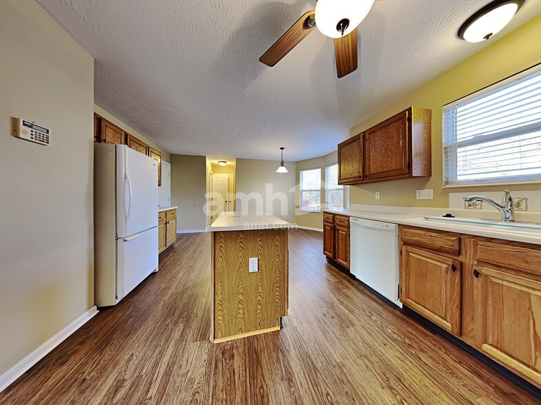 Building Photo - 935 Stone Ridge Ln