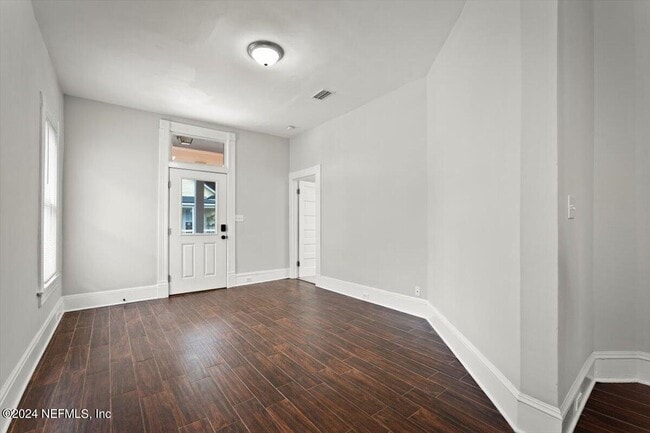 Building Photo - 1950 Redell St