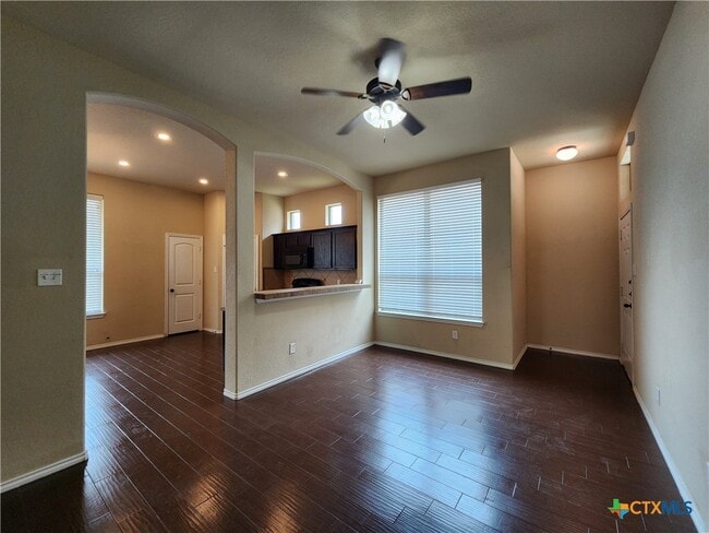 Building Photo - 305 Rosalie Dr