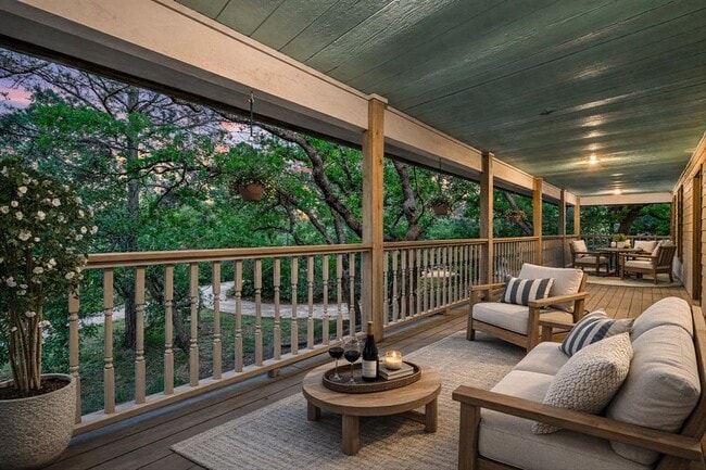 Building Photo - 104 Upolu Ct