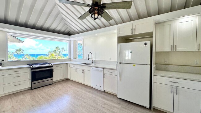 Building Photo - 3643 Diamond Head Rd