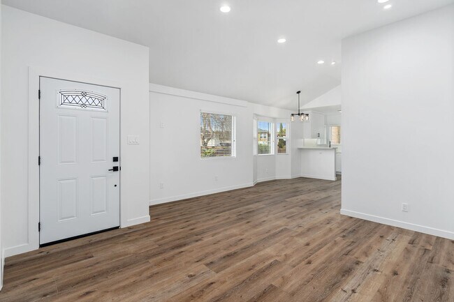 Building Photo - Designer Culver/Fairfax House + Studio | Dog Run & Private Orchard | 3-Car Parking