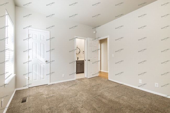 Building Photo - 8619 E 95th Pl