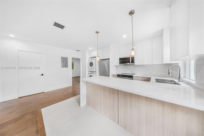 Building Photo - 250 NW 98th St