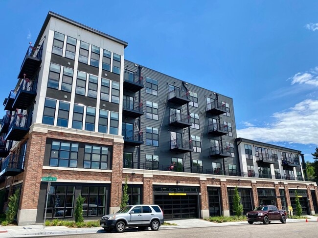 Building Photo - 3500 S Corona St