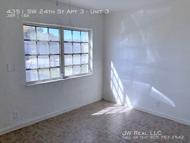 Building Photo - 4351 SW 24th St