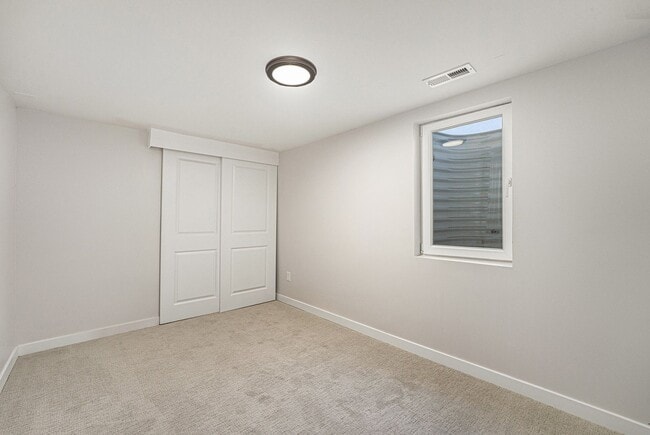 Building Photo - Spacious 6-Bed 3-Bath Home in Federal Heights/Denver