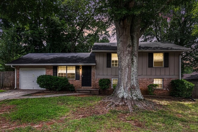 Building Photo - 4 bdrm, 2 bath in Jonesboro