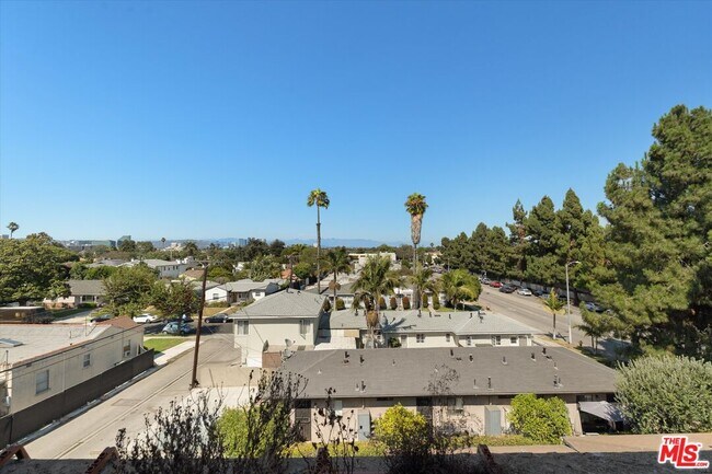 Building Photo - 12321 Ocean Park Blvd