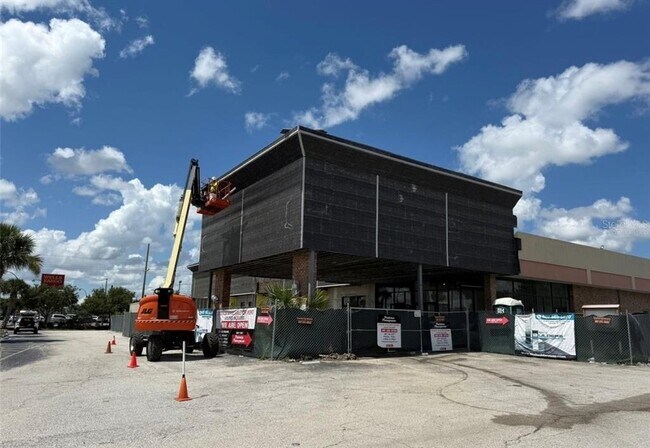 Building Photo - 7900 S Orange Blossom Trail