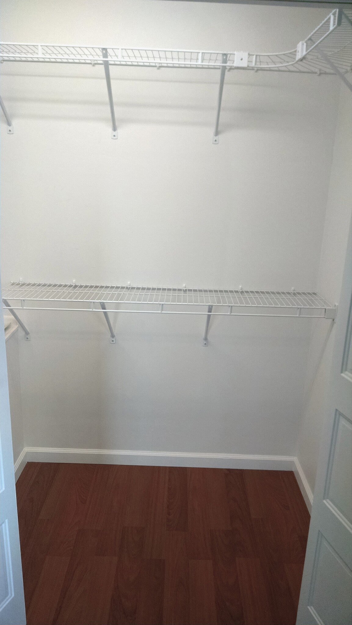 Walk-in Wrap Around Close - 384 Surrey Hill Way