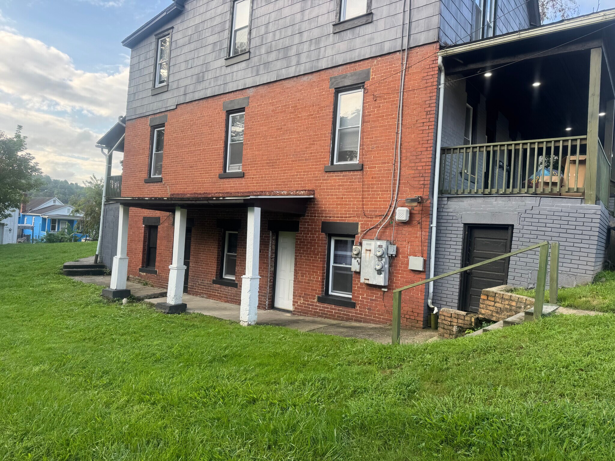 Building Photo - 906 Virginia Ave