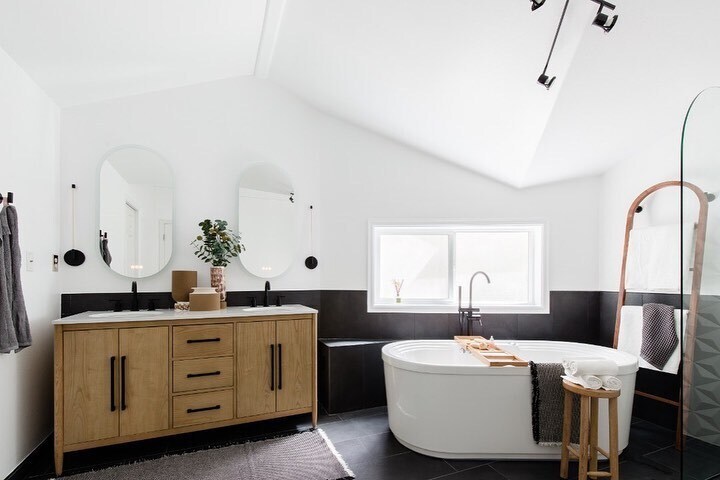 Building Photo - 1802 Franklin Ave E