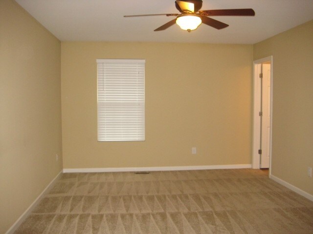 Building Photo - 1829 Cottage Grove Way