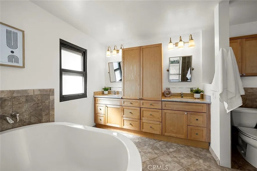 Building Photo - 8180 Manitoba St