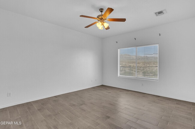 Building Photo - 657 Bariloche Dr