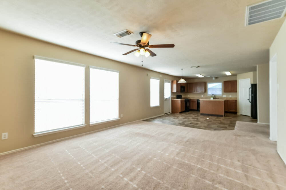 Building Photo - 2527 Floral Bloom Way