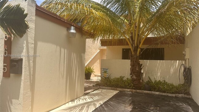 Building Photo - 7665 SW 106th Ave